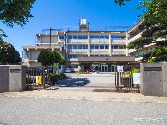 柏市立西原中学校 距離1600m