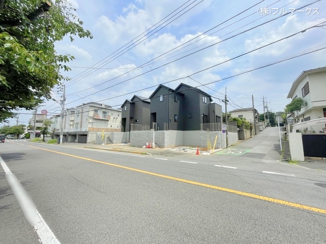 前面道路含む現地写真(2024年2月撮影)