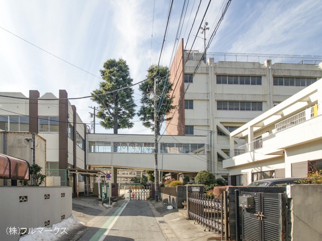 松戸市立小金小学校 距離1200m