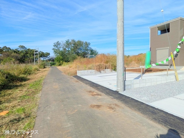 前面道路含む現地写真(2024年10月撮影)
