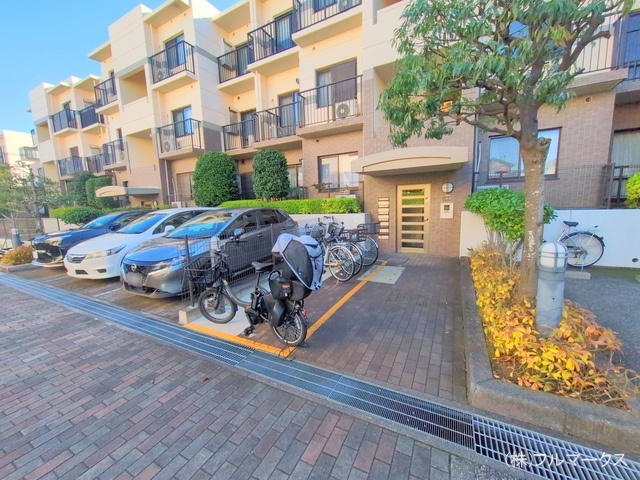 エントランス(2024年11月撮影)